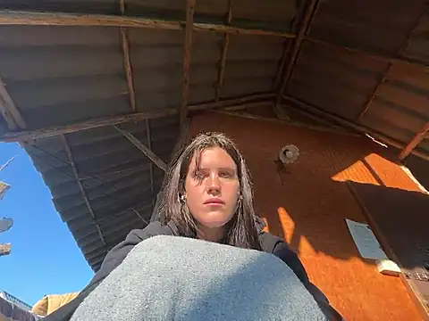 Snapshot of fairy_bell chatting on February 16, 1:04 am fairy bell online show from February 16, 1:04 am