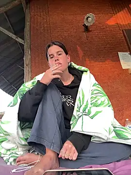 Snapshot of fairy_bell chatting on February 18, 12:52 am fairy bell online show from February 18, 12:52 am