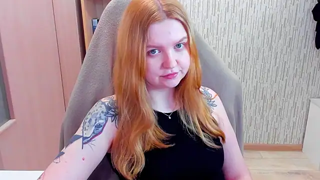 AnitaXVine online show from April 25, 6:16 pm
