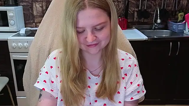 AnitaXVine online show from June 16, 8:09 pm