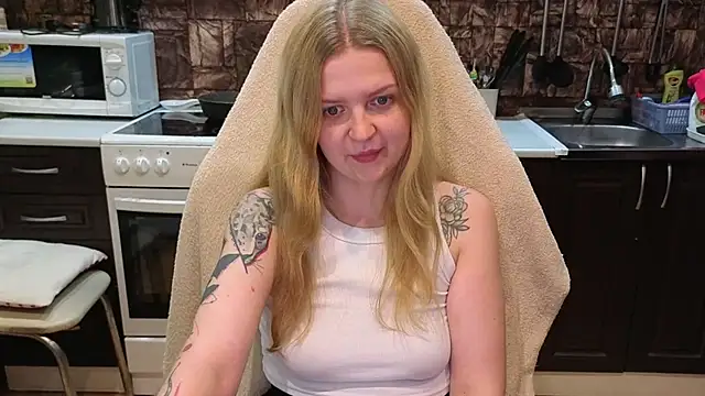 AnitaXVine online show from July 22, 4:53 pm