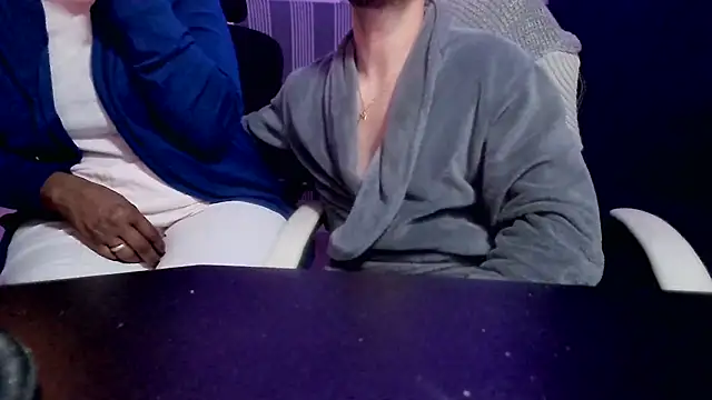 YouAndMe-forever online show from February 11, 11:15 pm