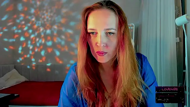 Snapshot of she_wolf chatting on March 2, 2:24 pm she wolf online show from March 2, 2:24 pm