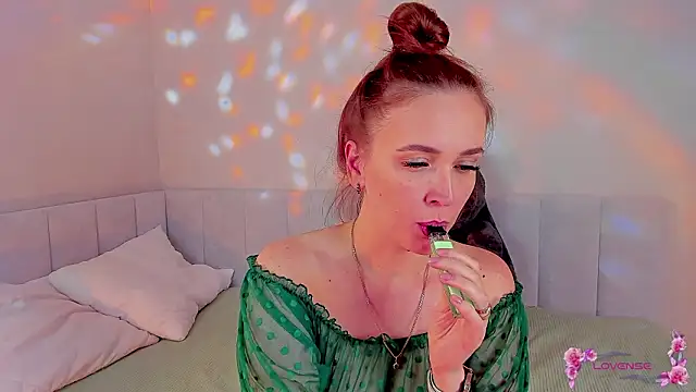 she wolf online show from March 24, 2:17 pm