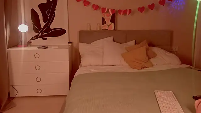 she wolf online show from March 19, 2:28 pm