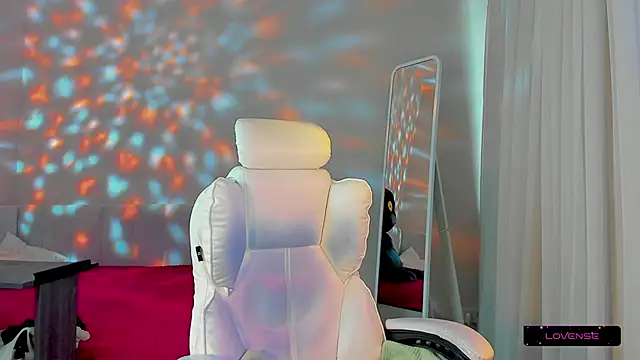 she wolf online show from March 15, 4:30 am