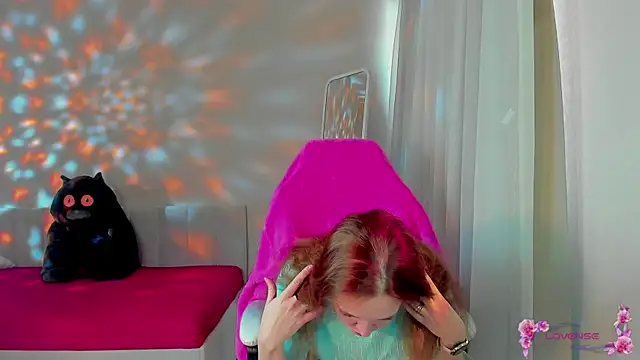 she wolf online show from March 28, 4:24 am