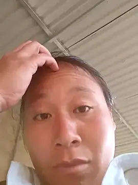 Snapshot of plump-bums chatting on February 18, 1:36 am plump-bums online show from February 18, 1:36 am