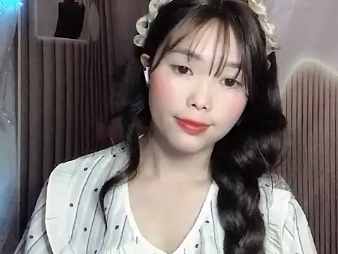 Snapshot of Girl-crazy1 chatting on February 25, 2:34 am Girl-crazy1 online show from February 25, 2:34 am