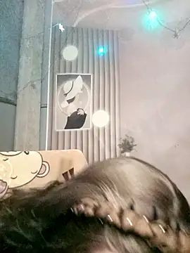 Snapshot of Girl-crazy1 chatting on February 21, 11:23 am Girl-crazy1 online show from February 21, 11:23 am