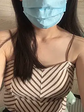 Snapshot of YaoYao-97 chatting on February 24, 3:40 am YaoYao-97 online show from February 24, 3:40 am