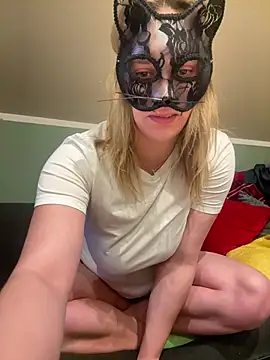 Snapshot of czarnula8 chatting on February 26, 5:35 pm czarnula8 online show from February 26, 5:35 pm