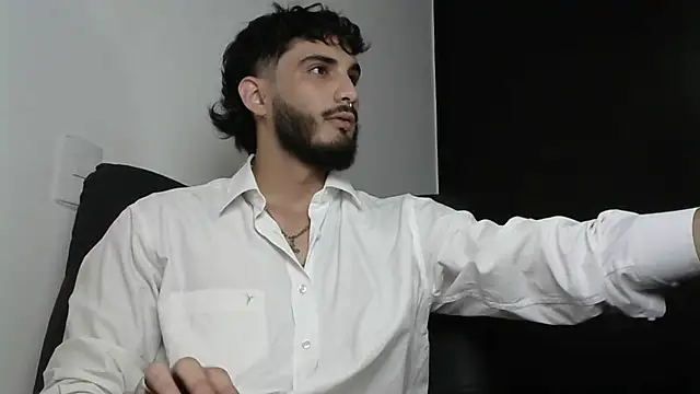 LovexJuxn8 online show from February 23, 7:14 pm