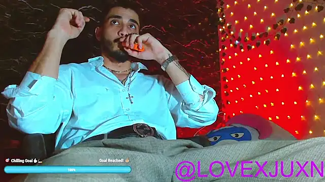 LovexJuxn8 online show from May 26, 3:04 am