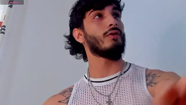 LovexJuxn8 online show from February 19, 7:33 pm