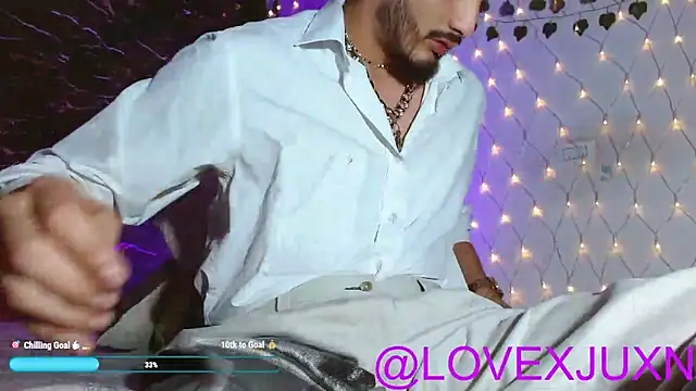 LovexJuxn8 online show from May 20, 3:03 am