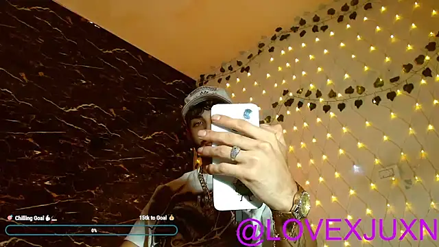 LovexJuxn8 online show from May 5, 1:19 am