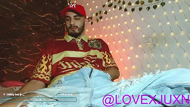 LovexJuxn8 online show from May 20, 10:18 pm