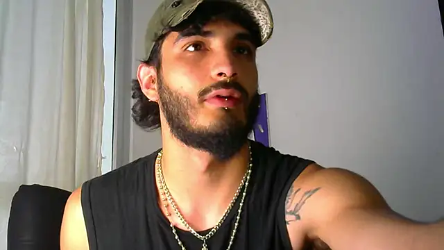 LovexJuxn8 online show from February 17, 7:22 pm