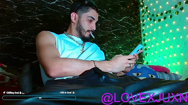 LovexJuxn8 online show from June 2, 8:31 pm