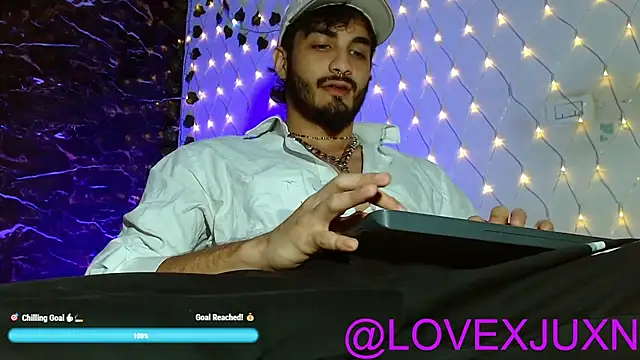 LovexJuxn8 online show from May 3, 4:50 am