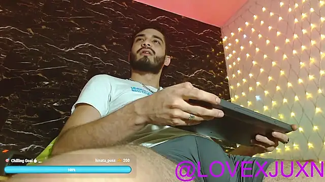 LovexJuxn8 online show from April 17, 8:22 pm