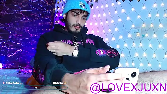 LovexJuxn8 online show from May 7, 12:04 am