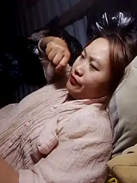 bany-lee online show from April 13, 1:26 pm