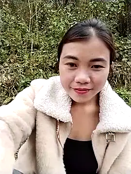 Snapshot of lovely-742 chatting on February 22, 7:33 am lovely-742 online show from February 22, 7:33 am