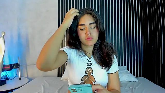 melodyphillips 2  online show from March 8, 2:48 am