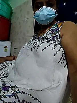 Snapshot of Joyti_07 chatting on April 18, 7:58 pm Joyti 07 online show from April 18, 7:58 pm