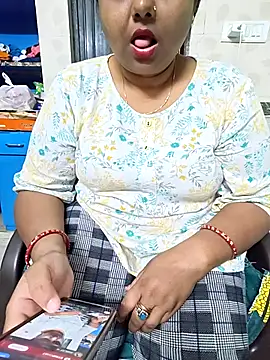 Snapshot of Joyti_07 chatting on April 25, 9:34 am Joyti 07 online show from April 25, 9:34 am