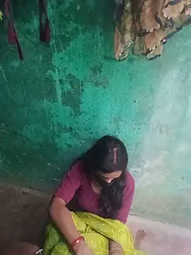 Desi Couple P online show from May 25, 12:32 am