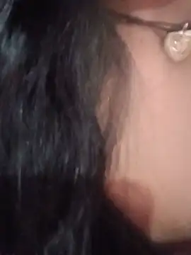 Snapshot of Desi_Couple_P chatting on July 6, 4:42 pm Desi Couple P online show from July 6, 4:42 pm