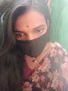 Snapshot of Desi_Couple_P chatting on June 14, 1:24 am Desi Couple P online show from June 14, 1:24 am