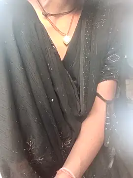 Snapshot of Desi_Couple_P chatting on June 10, 12:23 am Desi Couple P online show from June 10, 12:23 am