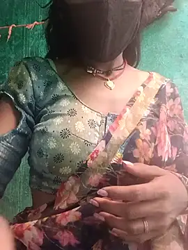 Snapshot of Desi_Couple_P chatting on June 15, 12:38 pm Desi Couple P online show from June 15, 12:38 pm