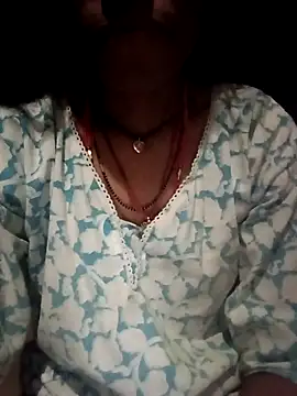 Desi Couple P online show from May 5, 4:43 pm