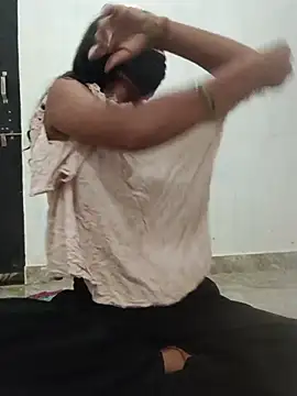 Snapshot of Desi_Couple_P chatting on July 18, 11:52 am Desi Couple P online show from July 18, 11:52 am