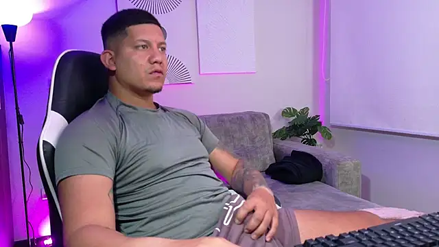  robertobaggioo online show from May 8, 12:31 pm
