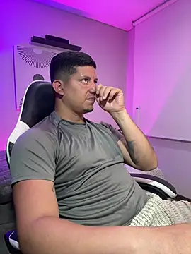  robertobaggioo online show from April 13, 12:42 pm