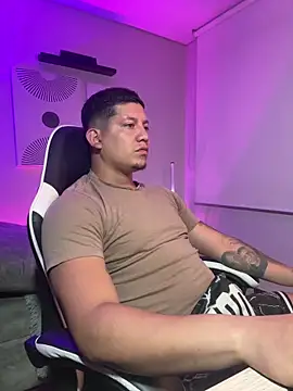  robertobaggioo online show from April 18, 5:54 am