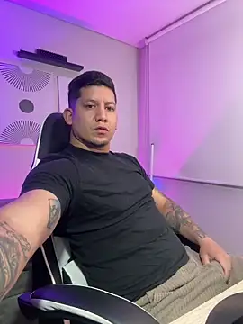  robertobaggioo online show from April 4, 12:56 pm