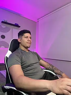  robertobaggioo online show from March 7, 6:42 am