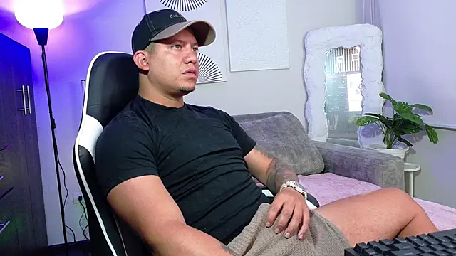  robertobaggioo online show from May 15, 12:36 pm