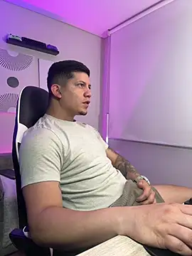  robertobaggioo online show from March 20, 12:39 pm