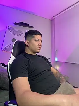  robertobaggioo online show from April 3, 12:33 pm