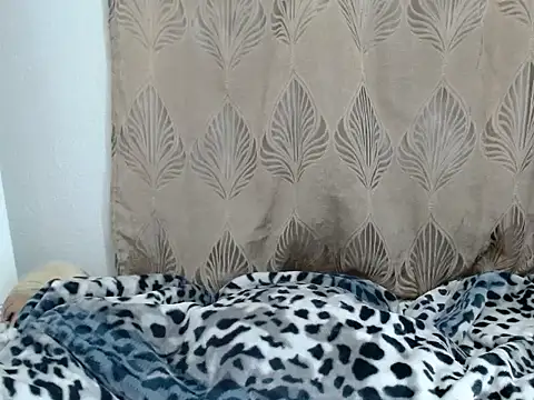 BootyCaramelxx online show from February 14, 1:39 am