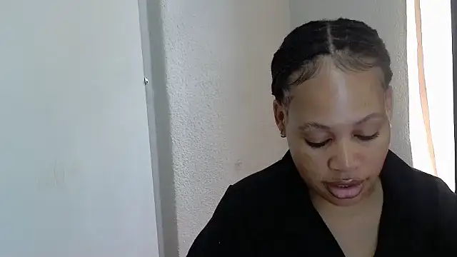 BootyCaramelxx online show from April 12, 9:45 am