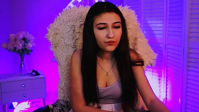 Snapshot of TerezaRobinson chatting on February 23, 8:20 pm TerezaRobinson online show from February 23, 8:20 pm